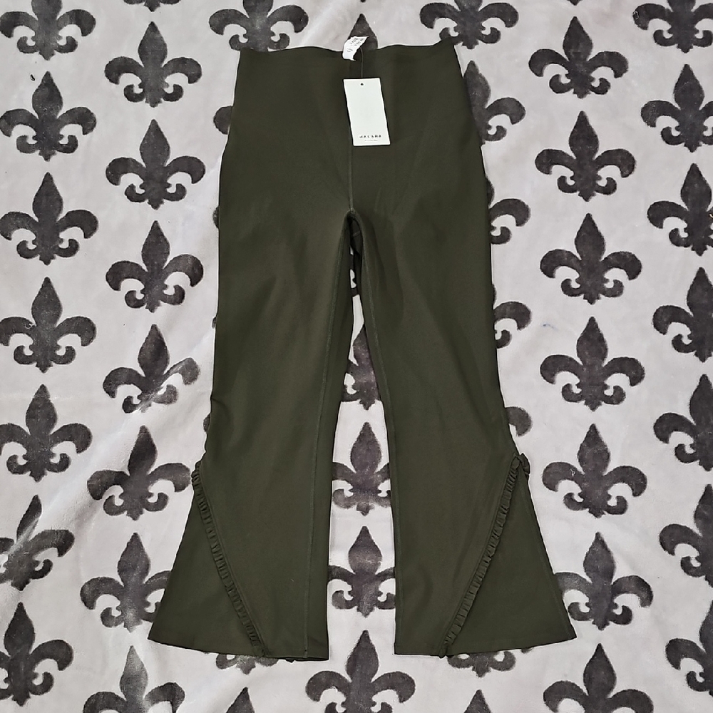 NWT Halara High Waisted Capri Leggings Size SM